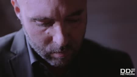 Пока муж спит, дворецкий доминирует над его женой в подвале №4