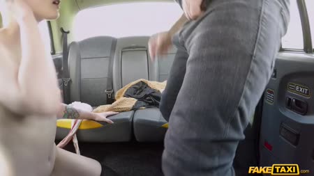 Таксист согласился взять оплату за проезд натурой