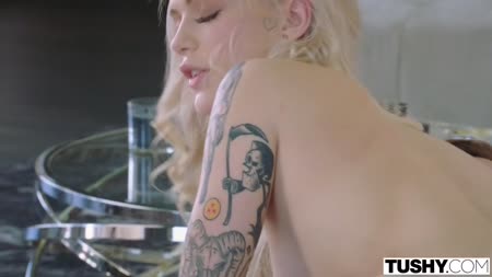 Молодая блонди давится членом и стонет от анала №7