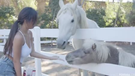 Фигуристая жена подмылась в душе и отдалась в лапы мужа №1