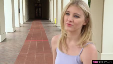 Сиськастая Melody Marks снимает с другом крутую порнуху №1