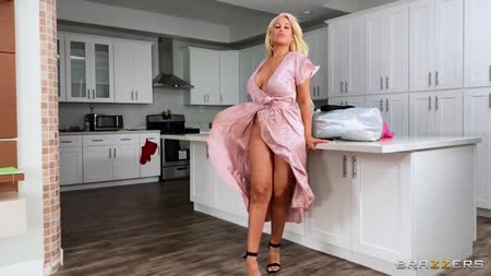 Развратная милфа Bridgette B очень хотела смачного траха №1