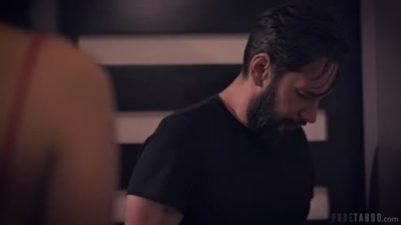 Пока жена в отключке неверный муженек страстно прет любовницу №2