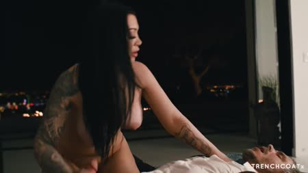 Богатый мужик легко уложил в койку гламурную Melina Mason