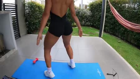 Гламурная спортивная подружка любит потрахаться №1