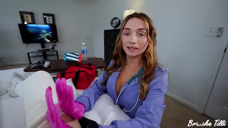 Молодая докторша позарилась на большой член №2