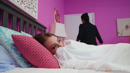 Молодая девка примерила на гиганта ротик и писечку №1