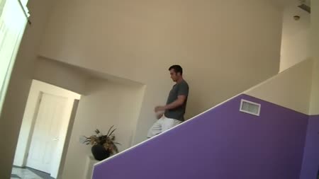 Худенькую горничную Jesse Jordan отымели большим членом №1