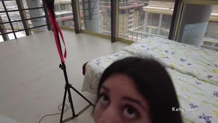 Молодая русская девушка показала страстный домашний секс