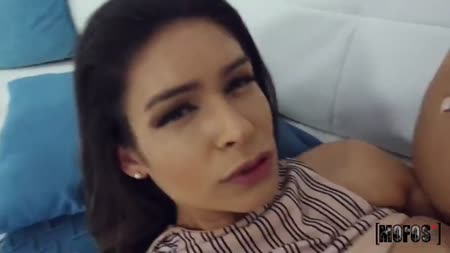 Брюнетка в коротких шортиках согласилась чпокнуться на улице №8