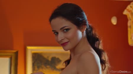 Девочка красиво раздевается и демонстрирует свои прелести №5