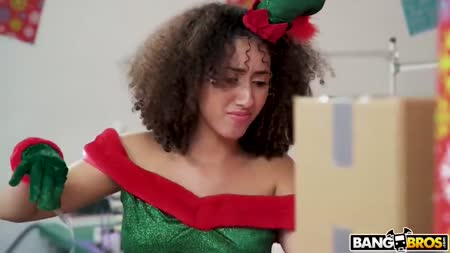 Девки замутили костюмированную групповуху №1