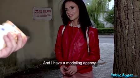 Наивная деваха согласилась посниматься в кино за деньги