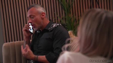 Жена помогла расслабиться мужу после командировки №2