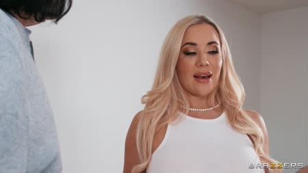 Муж привел жену на массаж, а она наставила ему рога №1