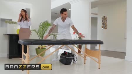 Приходящий массажист не устоял перед роскошной жопой Lela Star №2