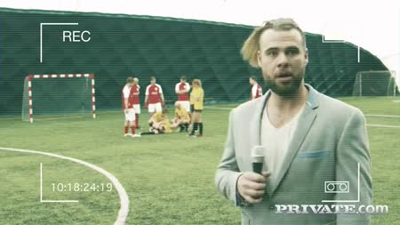 Крепыш сделал футболистке массаж анала членом №1