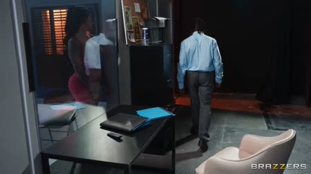 Задержанная проститутка решила отработать штраф натурой №1