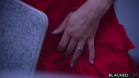 Пошлая Наоми Свон классно кувыркается с двумя отборными неграми №1