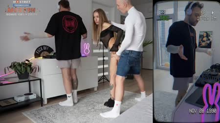 Жена в очень откровенном наряде изменила мужу с ди-джеем №4