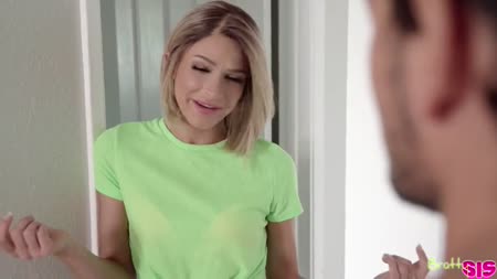 Молодая блонди Emma Hix сразила паренька своим стройным телом №1