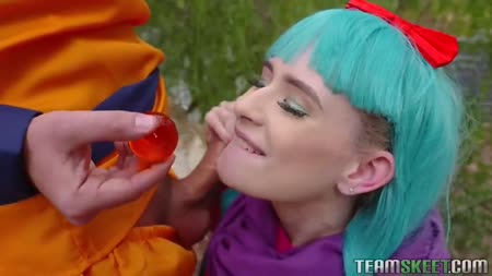 Молодая эмо телочка устроила с парнем костюмированный трах №2