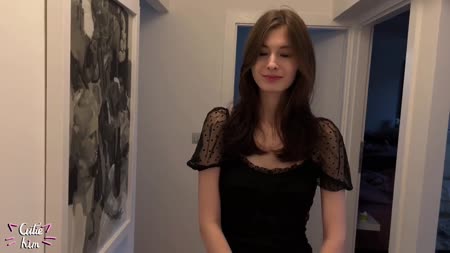 Выпившая молодая соседка дает отмашку на секс №1