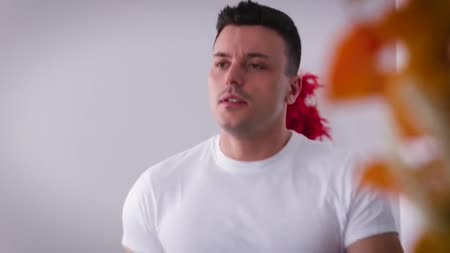 Рыжая секси мамка заарканила сразу двоих №5