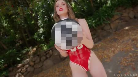 Scarlet Chase в секс наряде показывает эффектное анальное порево №1