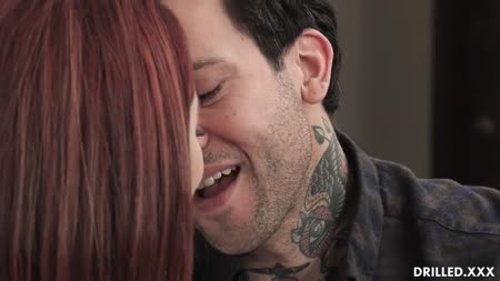 Рыженькая шлюшка Lola Fae любит развратный секс в задницу №1