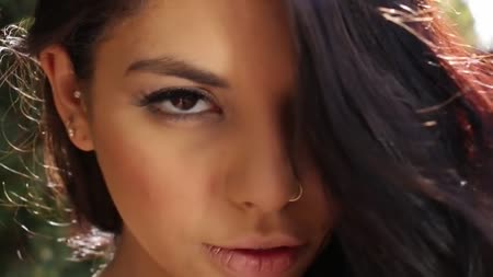 Красивая попка Gina Valentina привлекает самца с большим хером №1