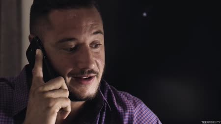 Худой девахе жестко напихали большим членом №1