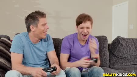 Сексуальная Eden Sinclair раскрутила геймеров на двойное проникновение №1