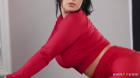 Зрелую мамку жестко отодрали во всех ракурсах