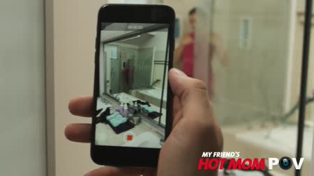 Парниша застал полуголую бабенку в ванной и там же ее дрюкнул №1