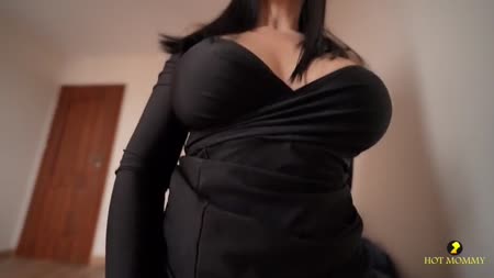 Фигуристая бабенка пробует хер самца от первого лица №4